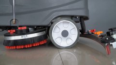 洗地機吸水扒無法下降？怎么調(diào)整